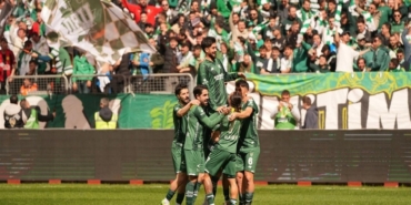 2-ligde-dananin-kuyrugu-bugun-kopuyor-bursaspor-sampiyonluk-macinda-yMdXeXfr.jpg