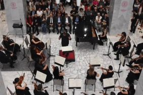 afyonkarahisar-klasik-muzik-festivali-baskademin-genel-sanat-yonetmenliginde-basladi-bozkirda-muzik-keyfi-rNORskG6.jpg