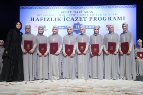 basaksehirde-75-hafiz-torenle-icazetlerini-aldi-HdF4f1Kj.jpg