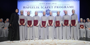 basaksehirde-75-hafiz-torenle-icazetlerini-aldi-HdF4f1Kj.jpg