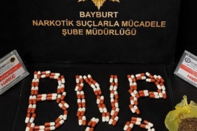 bayburtta-zehir-operasyonu-suphelinin-uzerinden-uyusturucu-hap-ve-bonzai-cikti-8QWE1JbA.jpg