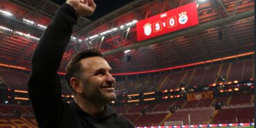 ben-tek-siz-hepiniz-galatasarayin-hocasi-okan-buruk-rakiplerine-veda-mektubu-yazdiriyor-dmK7W9wj.jpg