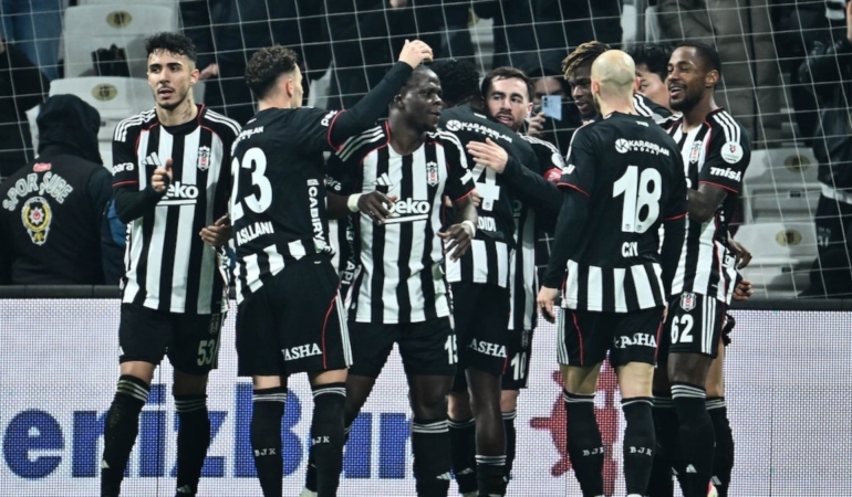 besiktasin-kamp-kadrosu-aciklandi-3-eksik-var-PqFz7sJR.jpg