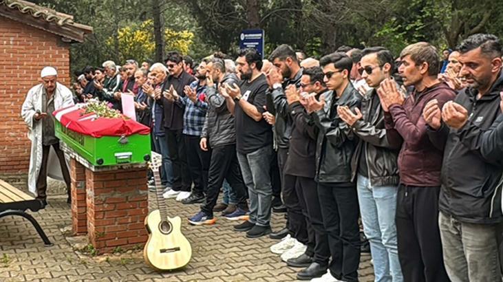cenaze-toreninde-duygusal-anlar-sarkici-riza-tamer-son-yolculuguna-ugurlandi-2avPDvET.jpg