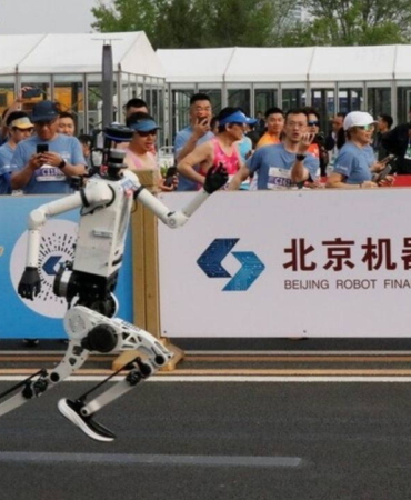cinde-insansi-robotlar-yari-maraton-dunya-rekorunu-kirdi-3SpzgvXL.jpg