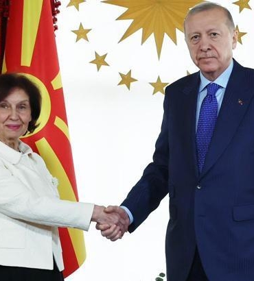 cumhurbaskani-erdogan-kuzey-makedonya-cumhurbaskani-gordana-siljanovska-davkova-ile-gorustu-zCUsn7y9.jpg