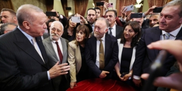 demden-akpye-sert-tepki-aksak-urkek-ve-oyalayici-PQf4gHgJ.jpg