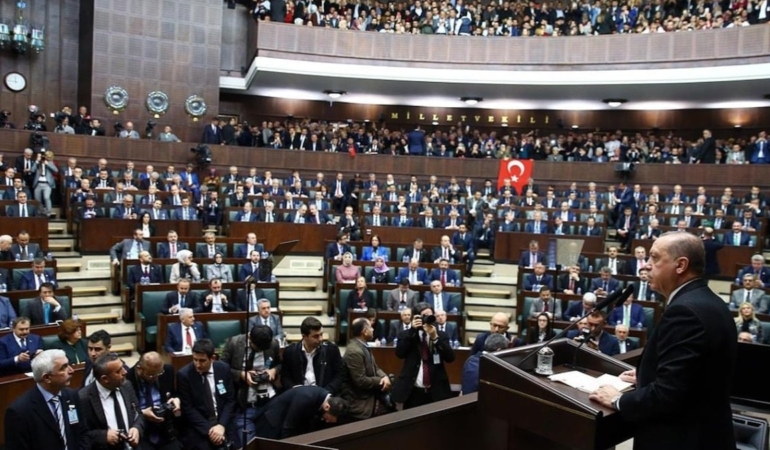 dort-belediye-baskani-akpye-geciyor-rozetleri-erdogan-takacak-u8Fnbhbf.jpg