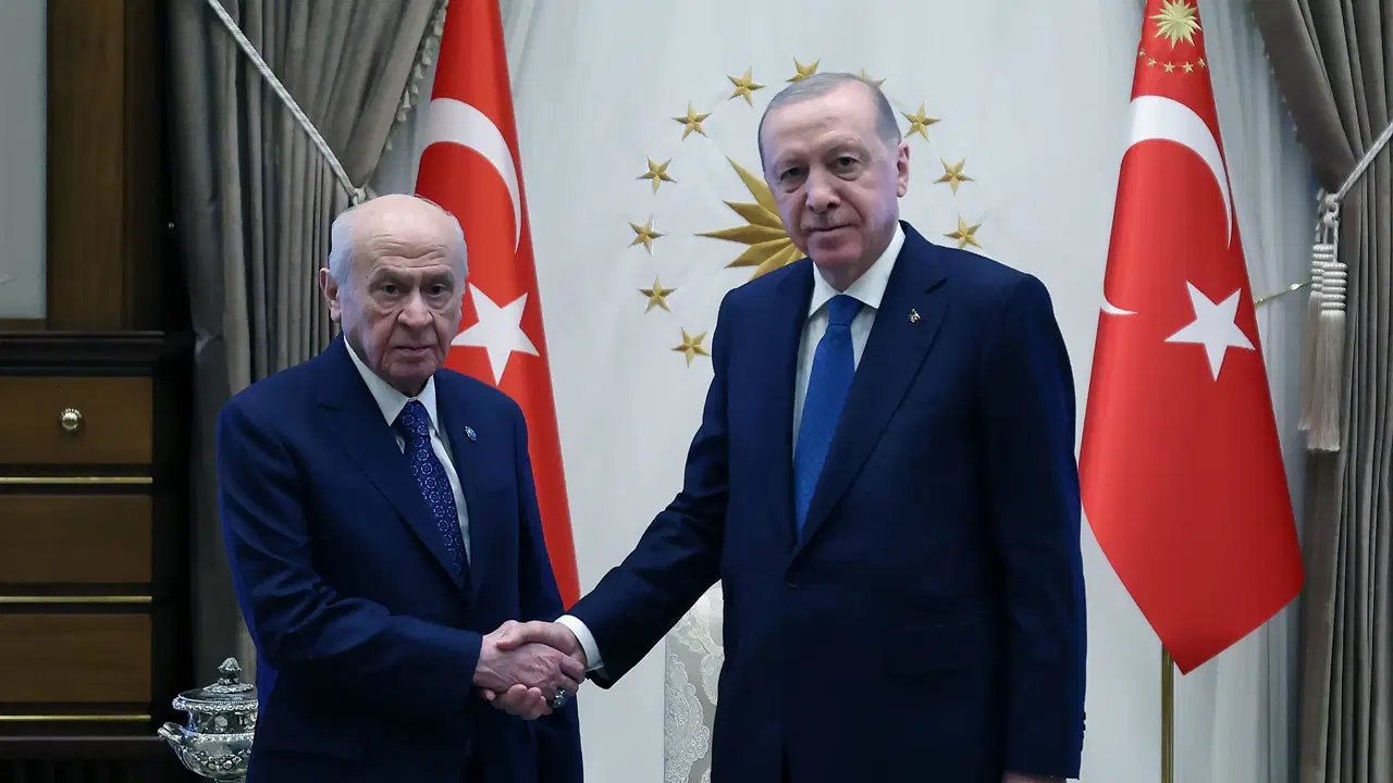 erdogan-ile-ittifak-ortagi-bahceli-3-ay-sonra-bir-araya-geldi-sarayda-cumhur-zirvesi-xJHvTa7R.jpg