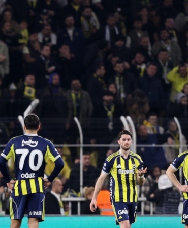 fener-kendini-imha-etti-bireysel-hatalardan-15-puan-kaybedildi-AzNsCERm.jpg