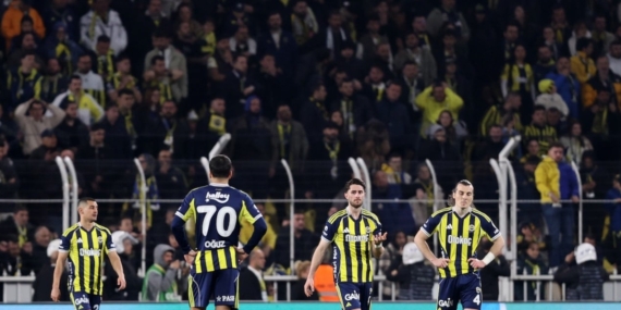 fener-kendini-imha-etti-bireysel-hatalardan-15-puan-kaybedildi-AzNsCERm.jpg