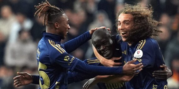fenerbahce-amaca-kilitlendi-sampiyon-olun-tarihe-gecin-LuO3MiSs.jpg