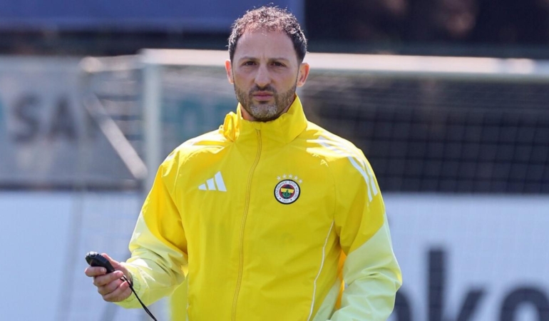 fenerbahceden-ayrilir-ayrilmaz-domenico-tedescoya-talip-cikti-IvyscDD3.jpg