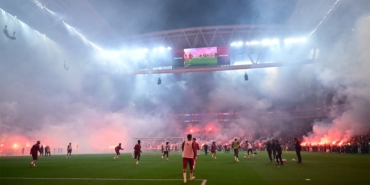 galatasaraydan-rams-parkta-govde-gosterisi-antrenmani-40-bin-taraftar-izledi-ZwpA1Kfj.jpg