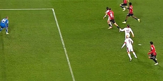 galatasarayin-golu-ofsayta-takildi-eski-hakemler-pozisyonu-yorumladi-dmsG89wZ.jpg