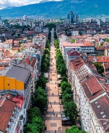 komsu-ulke-secimden-cikamiyor-artik-halk-biktigi-icin-oy-vermeye-bile-gitmiyor-W9ulPXat.jpg