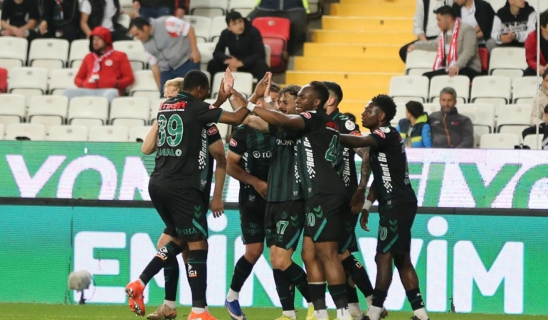 konyaspor-antalyada-2-golle-guldu-cKTvE2ps.jpg