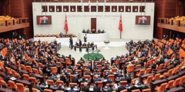 mecliste-dogum-musaadesi-ve-sanal-medya-duzenlemesi-teklifinin-3-hususu-daha-kabul-edildi-67s9F4y4.jpg