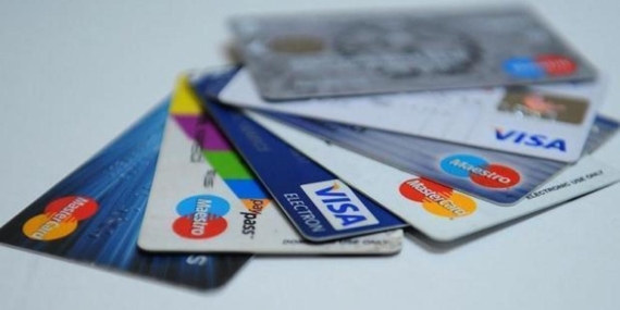 milyonlarca-kisi-bekliyordu-kredi-karti-limitinde-yeni-karar-askiya-alindi-Rjy2RWis.jpg