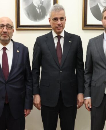 ozellestirme-kararlari-akplileri-zora-soktu-kritik-araziler-sessiz-gecildi-hE2haFh3.jpg