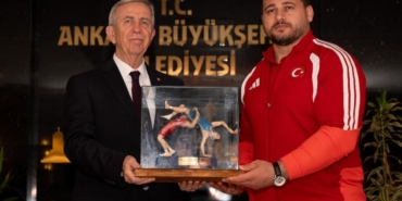 sampiyon-guresciler-mansur-yavasi-ziyaret-etti-TyM3mDJI.jpg