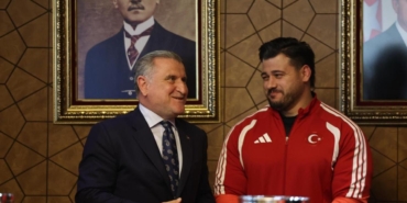 sampiyon-gurescilerden-bakan-baka-ziyaret-RXqJAX8U.jpg