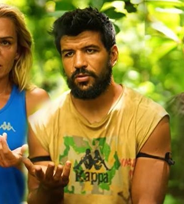 survivorda-mavi-takim-karisti-nagihan-karadere-arkadaslarini-kizdirdi-HbXzkkha.jpg