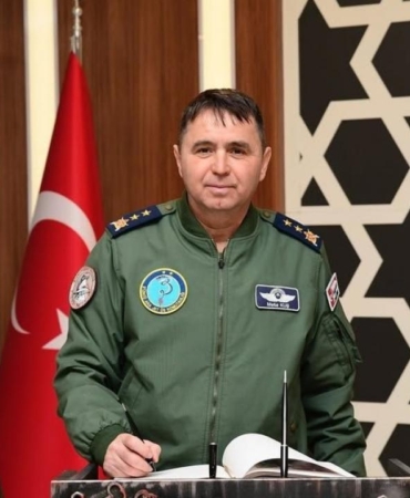 tuggeneral-mete-kus-gorevden-alindi-konyada-esat-cetin-donemi-rwO43LQb.jpg