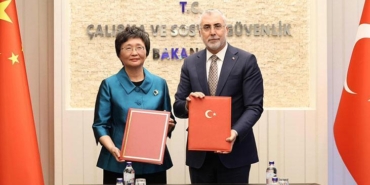 turkiye-ile-cin-arasinda-imzalar-atildi-istihdam-calisma-ve-sosyal-guvenlik-alanlarinda-isbirligi-V5Oy9tE5.jpg