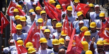1-mayista-siyaset-sahnesi-hareketlendi-siyasilerden-pes-pese-dikkat-ceken-mesajlar-XEU37wKw.jpg