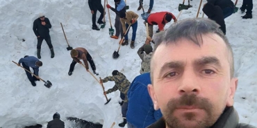 126-gun-sonra-kar-altindan-cikarildi-takimlari-yikan-gorunum-belinde-ekmek-poseti-elinde-biskuvi-ZR4x7GF7.jpg