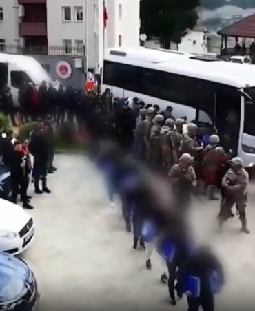 22-vilayette-polis-harekete-gecti-cok-sayida-kisi-tutuklandi-lYTkDJkU.jpg
