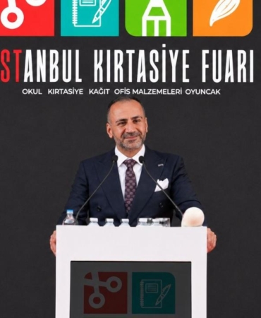 32-istanbul-kirtasiye-fuari-kuresel-ticaretin-yeni-bulusma-noktasi-oldu-zyZCubCF.jpg
