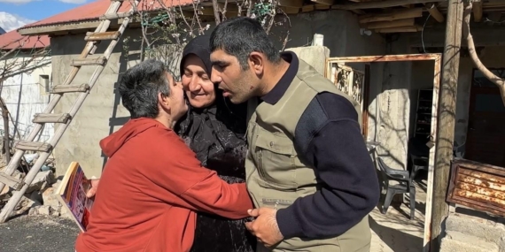 38-yildir-ayni-fedakarlik-hakkaride-yasayan-anne-hayatini-dogustan-engelli-4-cocuguna-adadi-mKwfaJhJ.jpg