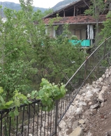 5-katli-binanin-istinat-duvari-coktu-TfnDNlNi.jpg