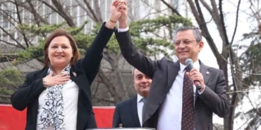 afyonkarahisar-belediye-baskani-burcu-koksal-ak-partiye-katiliyor-vVCse9Mh.jpg