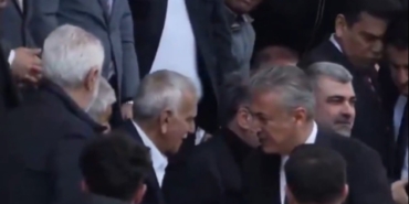 ahmet-turk-yerine-atanan-kayyumla-yan-yana-mac-izledi-5AyjQ3fF.jpg