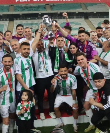 amatorden-1-lige-pes-pese-sampiyon-olup-3-yilda-tarih-yazdilar-G4qwzBs3.jpg