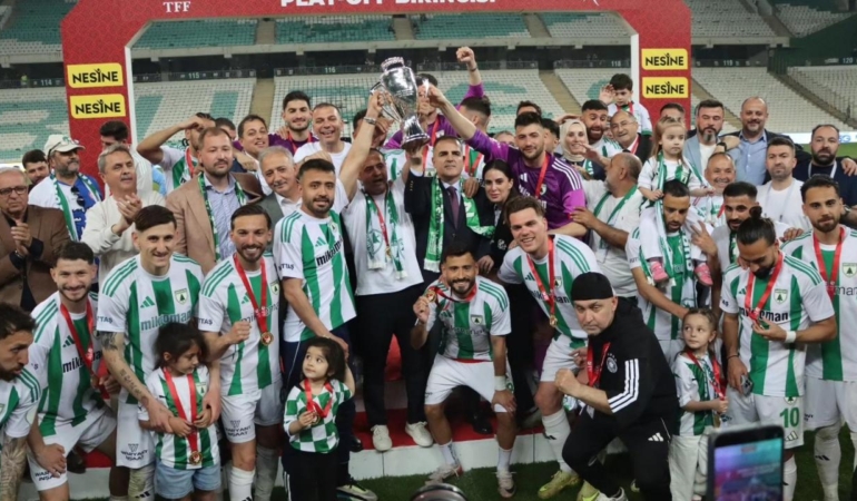 amatorden-1-lige-pes-pese-sampiyon-olup-3-yilda-tarih-yazdilar-G4qwzBs3.jpg