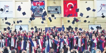 anaokulundan-universiteye-kep-attiran-degil-cep-yakan-toren-fHatAhFS.jpg