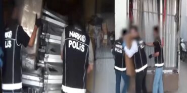 bagcilarda-dus-teknelerinin-arasina-gizlenmis-925-kilogram-uyusturucu-yakalandi-EULj21NA.jpg