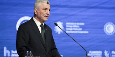 bakan-bolat-iki-ulke-15-milyar-dolarlik-ikili-ticaret-hacmine-ulasmayi-hedefliyor-Sx9ICafq.jpg