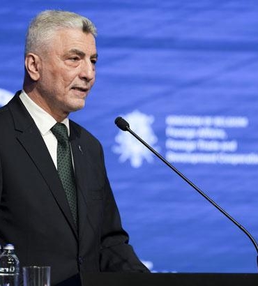 bakan-bolat-iki-ulke-15-milyar-dolarlik-ikili-ticaret-hacmine-ulasmayi-hedefliyor-Sx9ICafq.jpg