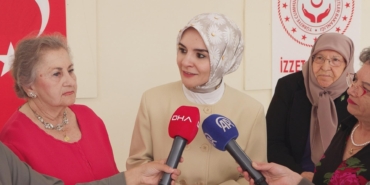 bakan-goktastan-istanbulda-huzurevine-anneler-gunu-ziyareti-LImZYHXi.jpg