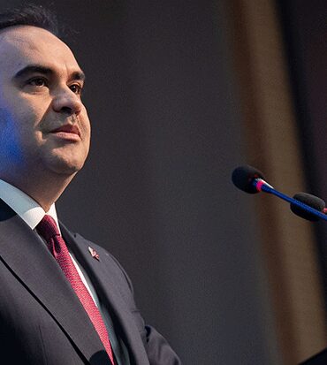 bakan-kacir-dijital-donusumu-yerli-ve-milli-teknolojilerle-hayata-gecirecegiz-rCWwkwyB.jpg