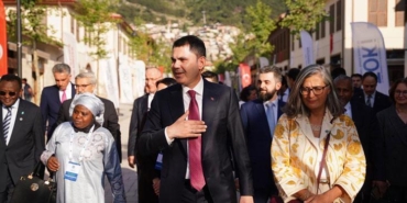 bakan-kurum-mevkidaslarina-asrin-insa-seferberligini-hatay-sokaklarinda-anlatti-6Am2Ylfb.jpg