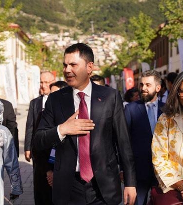 bakan-kurum-mevkidaslarina-asrin-insa-seferberligini-hatay-sokaklarinda-anlatti-6Am2Ylfb.jpg