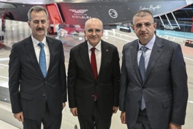 bakan-simsek-saha-2026yi-ziyaret-etti-savunma-endustrisini-gelecekte-endustride-donusumun-motoru-olarak-goruyoruz-RRJjiSpl.jpg