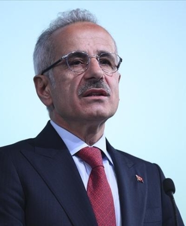 bakan-uraloglu-bu-yil-yaklasik-270-milyon-yolcu-tasiyacagimizi-ongoruyoruz-KOsSxgtp.jpg