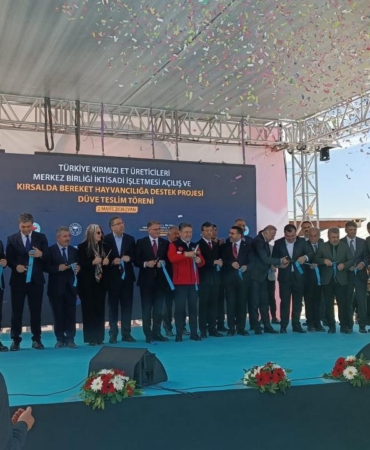bakan-yumakli-vanda-mujdeyi-verdi-hayvancilikta-dev-destek-projesi-basliyor-h7PMhsLK.jpg